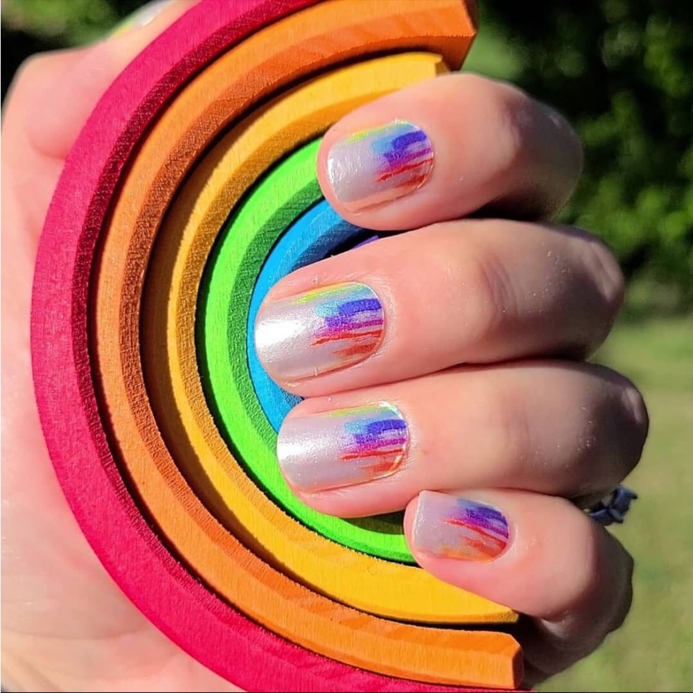 *Exclusive* Color Street: Make a Splash | Rainbow Multicolor Swirl Summer White - Picture 1 of 8